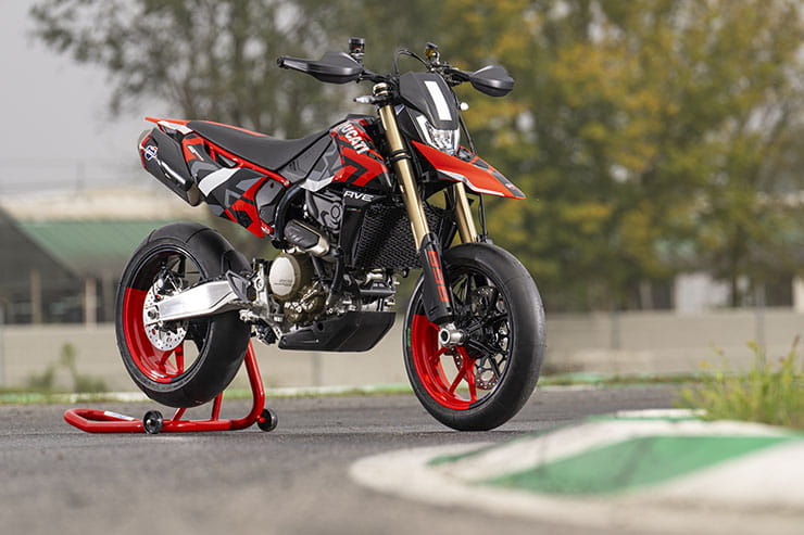 2024 Ducati Hypermotard 698 Mono Review Details Price Spec_203