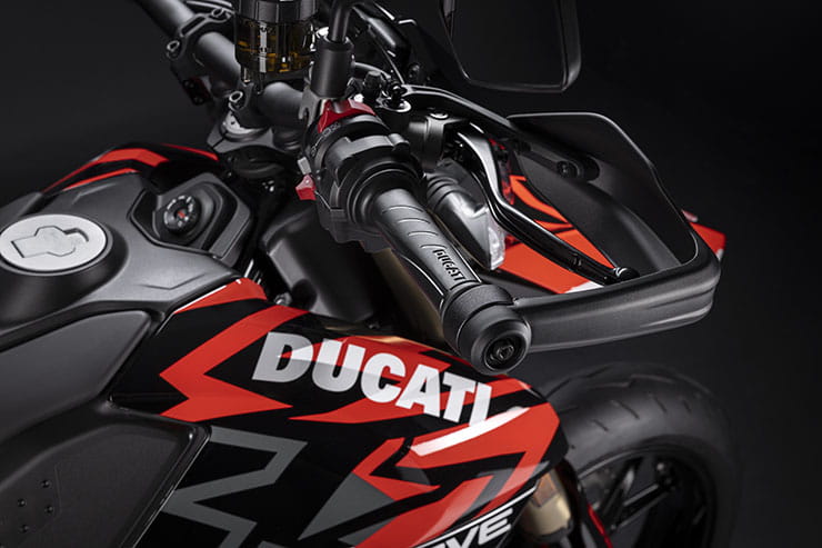 2024 Ducati Hypermotard 698 Mono Review Details Price Spec_231