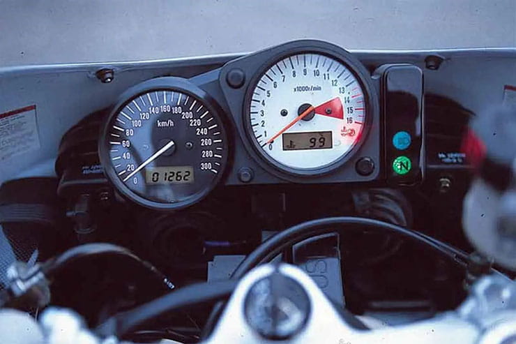 1997 Suzuki GSX-R600 SRAD Review Details Used Price Spec_18