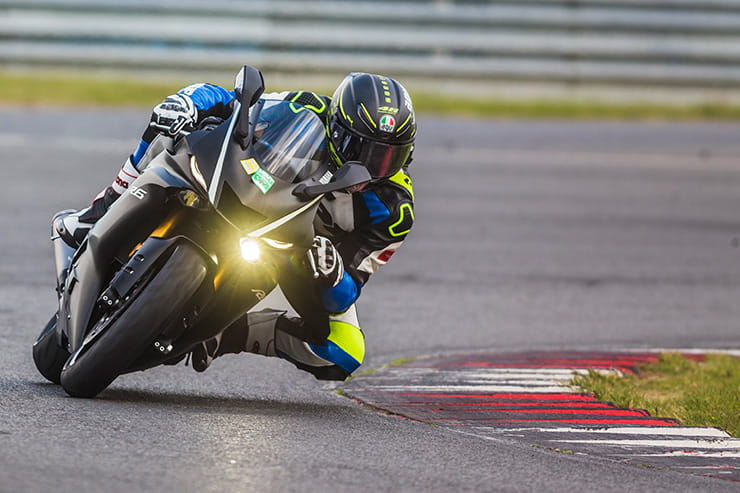 2017 Yamaha R6 on track