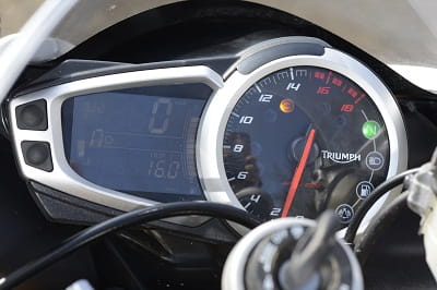 Neat clocks with LED speedo and all the usual functions. Get used to seeing that needle in the red. Rev limiter is at 14,800rpm.