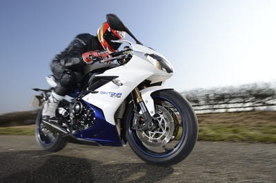 It's a looker. Perhaps not as sharp as the old one, but it looks great in white and blue. Unmistakably Triumph Daytona 675, and that's before you hear it!