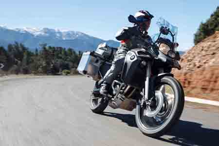 BMW F 800 GS action