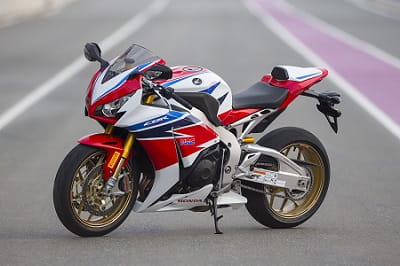 That paintscheme is captivating, those gold forks and those Brembo brakes give away the SP's game.