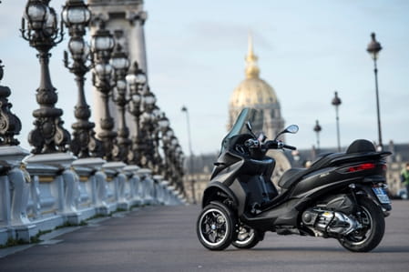Piaggio's new sleek 500cc 3-wheeler