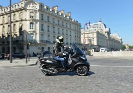 MP3 tears up the Parisian streets