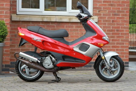 Gilera Runner 125cc: no foot plate room for shopping