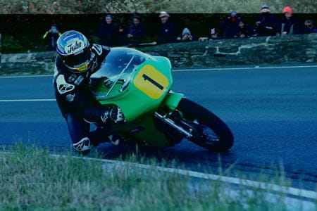 McGuinness forced to retire from 500cc Classic TT race