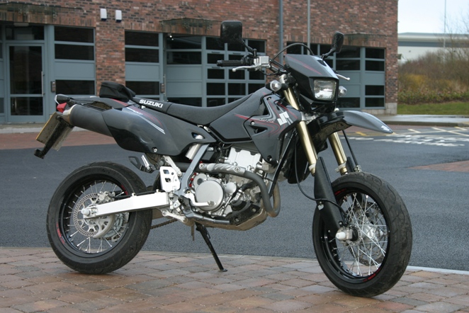 Super moto style: Suzuki DRZ-400
