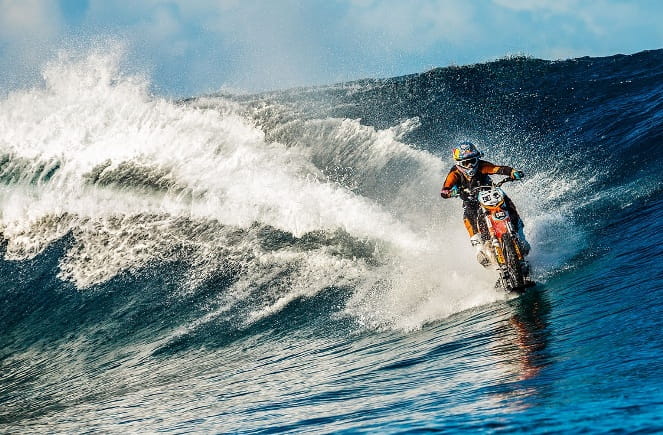 Almost unbelievable: Robbie Maddison surfs on his KTM motocross bike