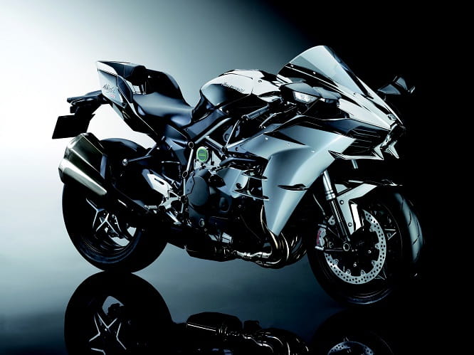New paint finish and slip assist clutch on the 2016 Ninja H2