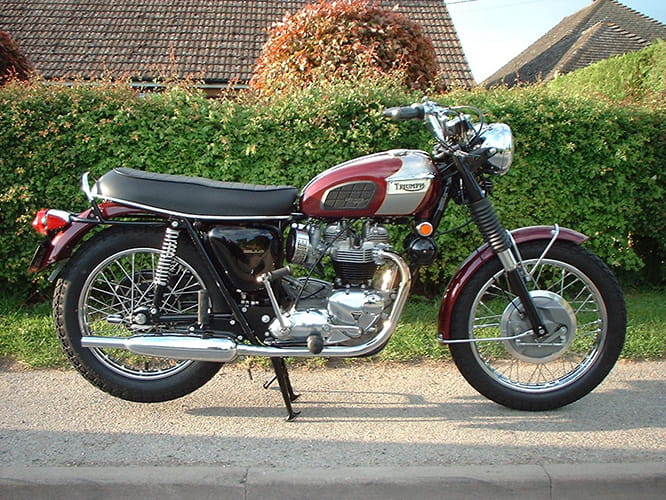 T120R Bonneville is considered by many as the best of the original Bonnies