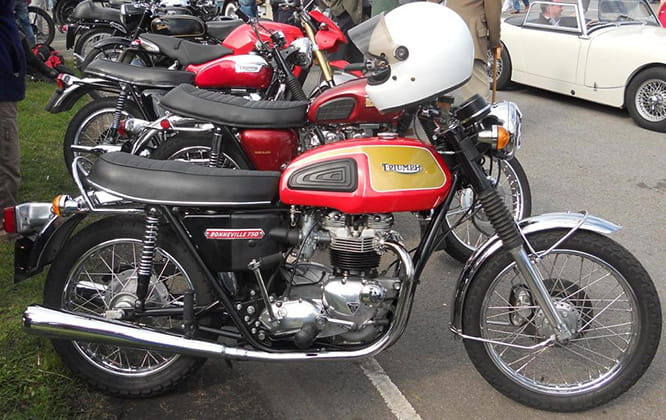 T140V Bonneville - five speed and 724cc then 744cc instead of four speed and 650cc