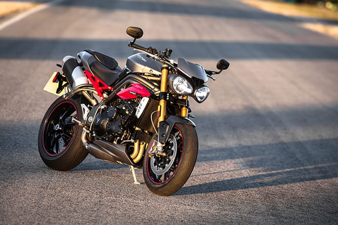 Triumph Speed Triple R available from Spring 2016 for £11,500 OTR