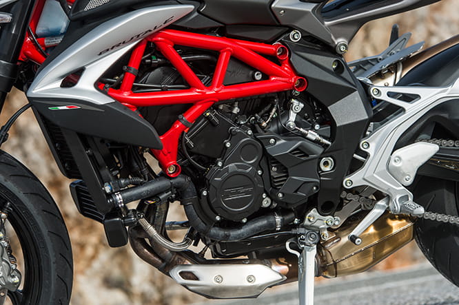 The heartbeat of the Brutale 800 is this 3-cylinder 116bhp torque-centric powerplant
