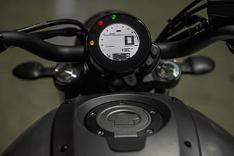 Easy-to-read LCD digital display of the XSR700