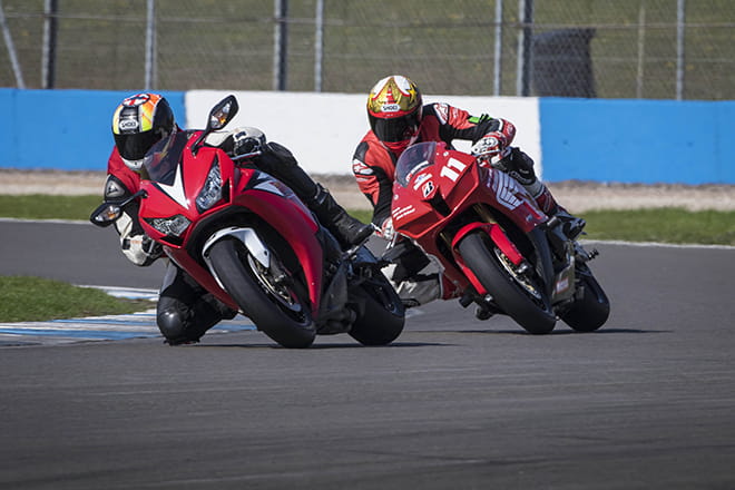 Potter, CBR600RR, chases instructor Simon Phillips on a Fireblade.