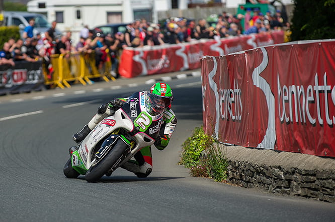 Quattro Plant Kawasaki's James Hillier on his way to the lap record in 2015