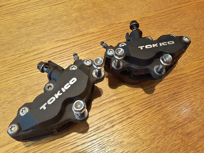 Brake calipers from a K1 GSX-R600