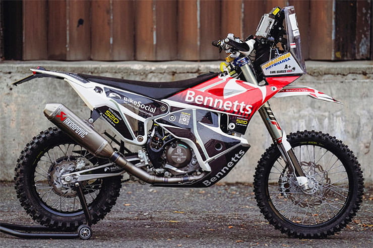 Bennetts and Searles2Dakar reveal special show livery_01
