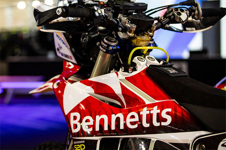 Bennetts and Searles2Dakar reveal special show livery_08