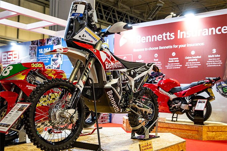 Bennetts and Searles2Dakar reveal special show livery_09